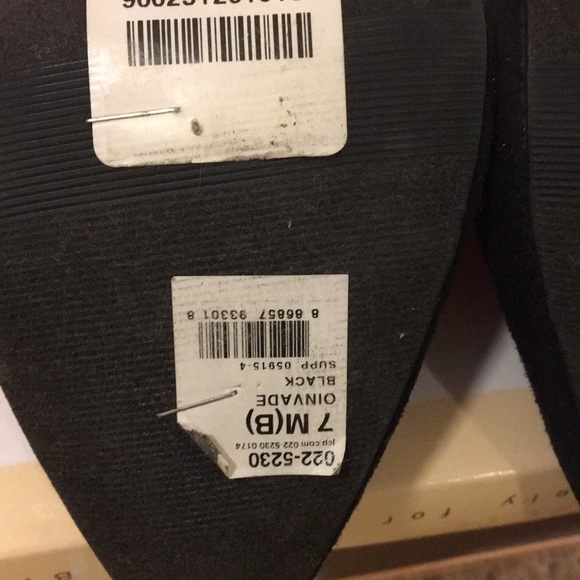 Sold Black suede heels - Picture 6 of 7